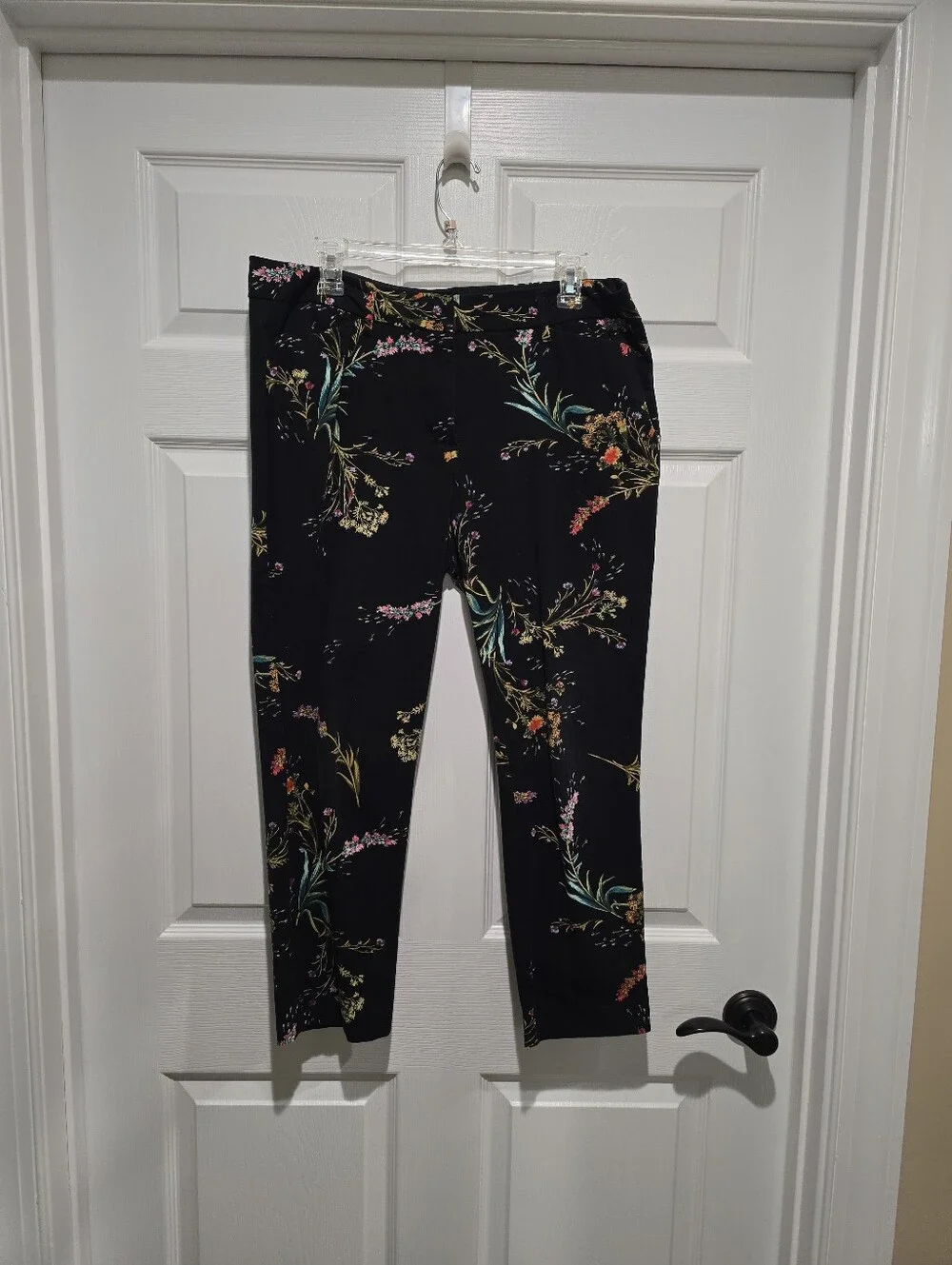 Wrap-Front Long Sleeve Top (L) and Ankle-Length Pants (12) - Picture 5 of 7